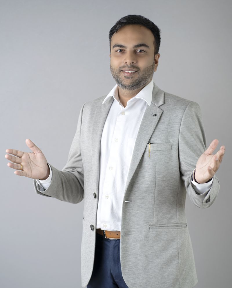 Mandar Borse presenting